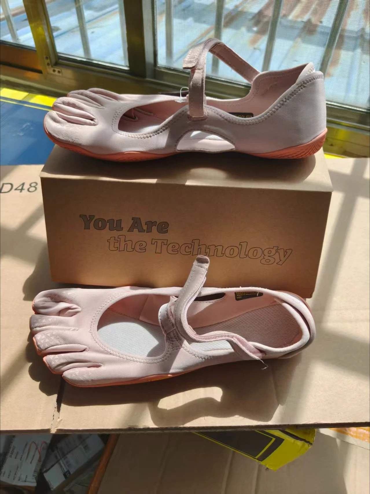 Five Finger Shoes Women's Indoor Fitness Training yoga Dance Pilates Five-Toe Shoes Breathable Sports and Casual Shoes