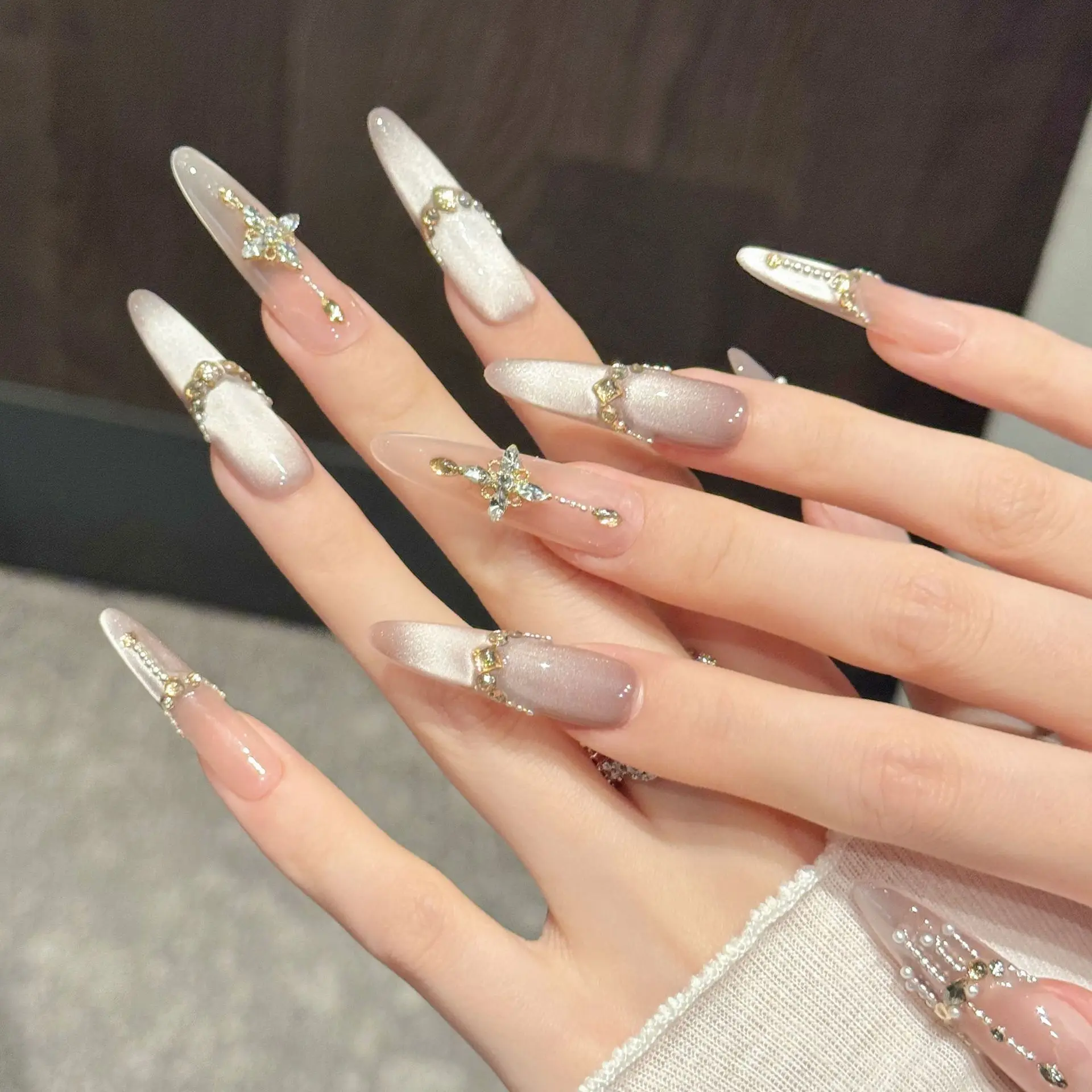10pcs Handmade Long Stiletto Press on Nails Shiny Cat Eye Full Cover Rhinestone Design Sweet False Nails Wearable Nails For Girl