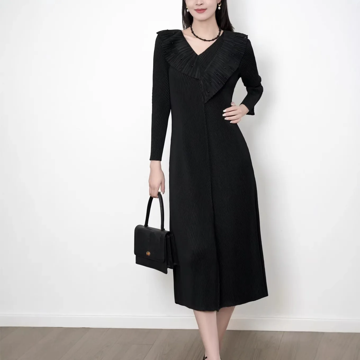 فستان مياكي المطوي متوسط الطول، ربيع 2026 الجديد، فستان نسائي مطوي بتصميم راقٍ وأنيق