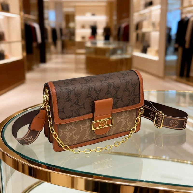 Light luxury women's bag 2026 new high-end color contrast single shoulder underarm bag designer fashionable crossbody small squa