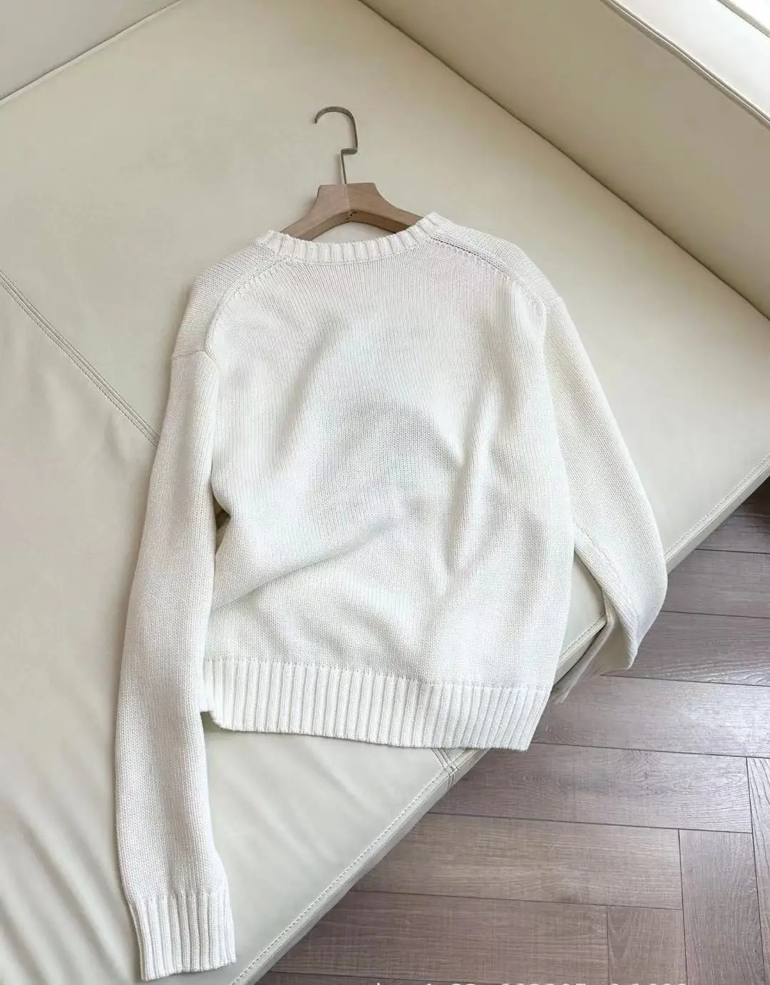 純粋な綿ニットクマ刺繍女性のセーターオーバーヘッドスタイル秋新着快適なルーズフィット長袖ラウンドネック