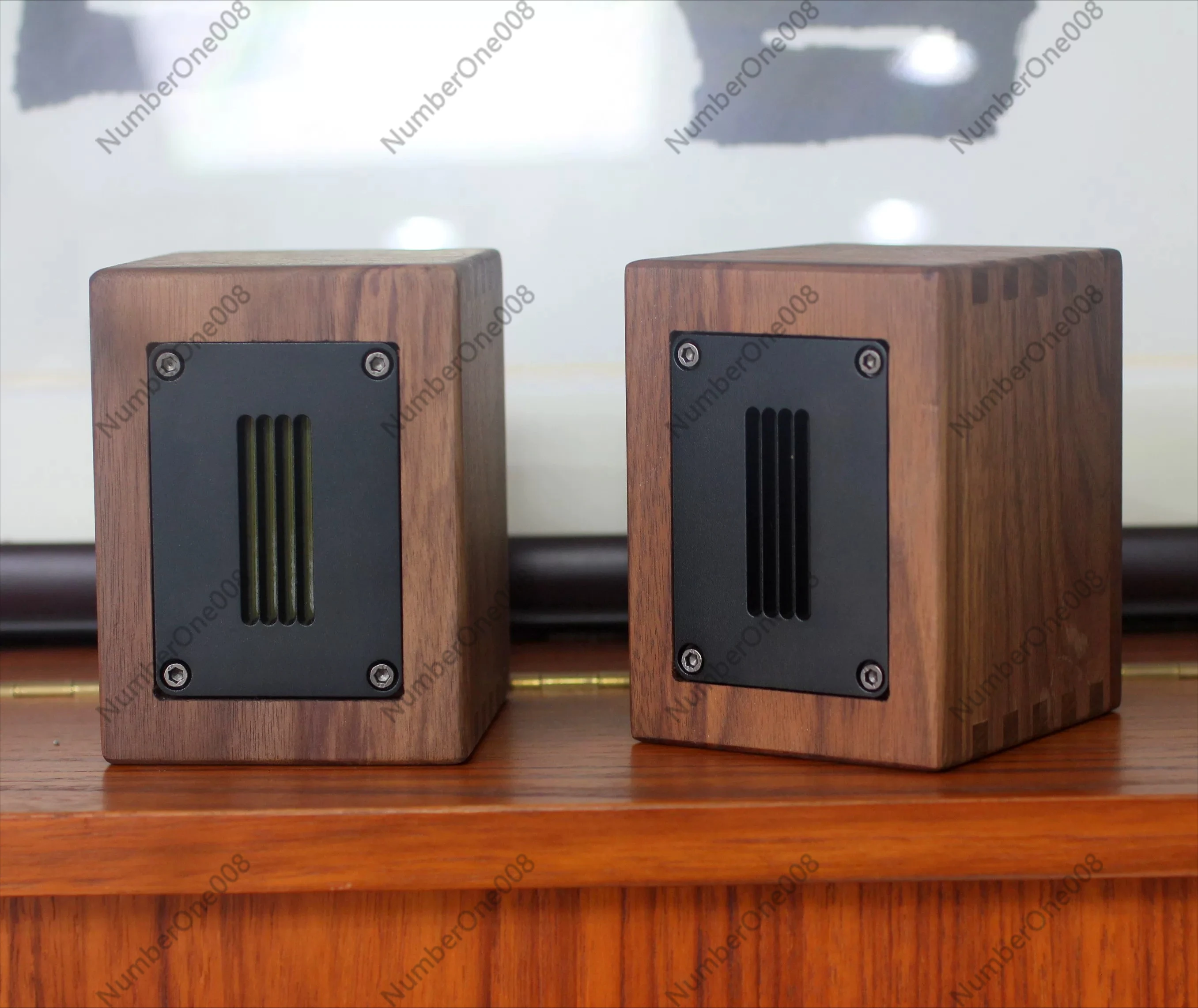 30w Black Walnut Solid Wood External Fever Aluminum Strip External Ultra-high Frequency Speaker