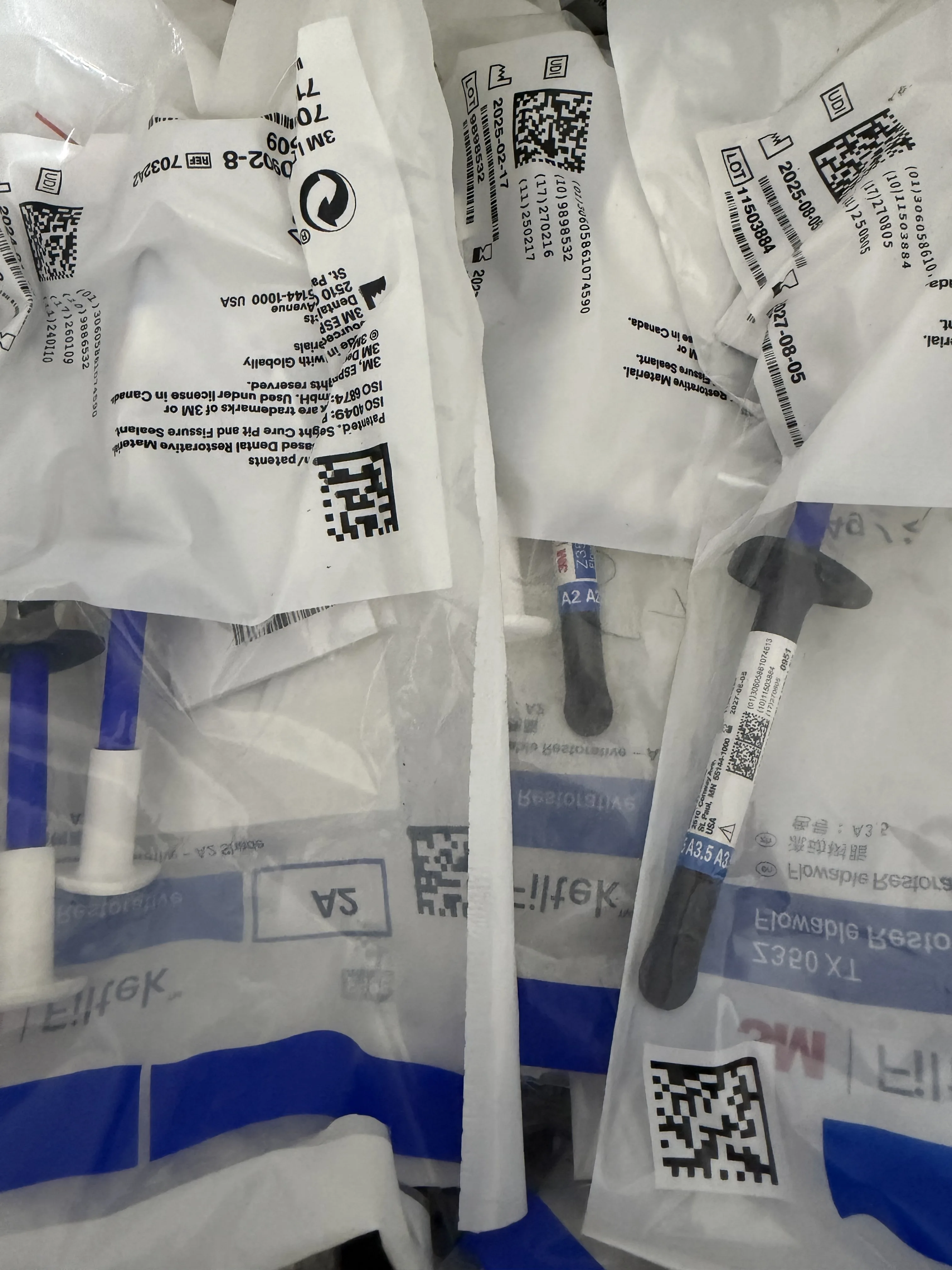 

Универсальный жидкотекучий нанокомпозит Filtek Z350XT для реставрации зубов, пломбировочные материалы A1/2/3/3.5