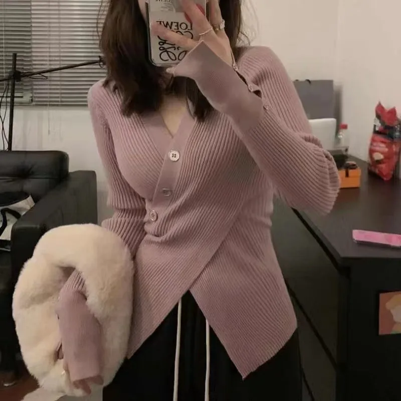 Suéter Irregular de punto elegante cruzado con cuello en V para mujer, blusa Sexy a la moda, suéter, ropa de invierno, suéter para mujer