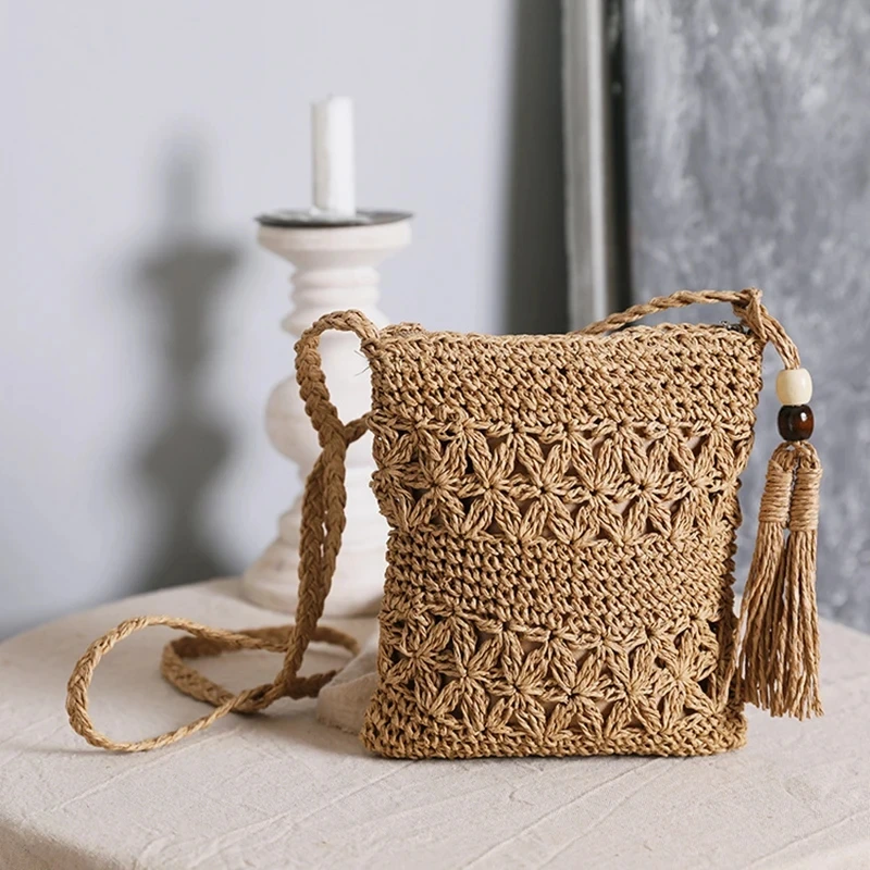 Stroh gewebte Sommer Strand tasche quadratische Frauen Umhängetasche Mode Quaste Design kleine Handtasche Dame Reise Shopper Totes