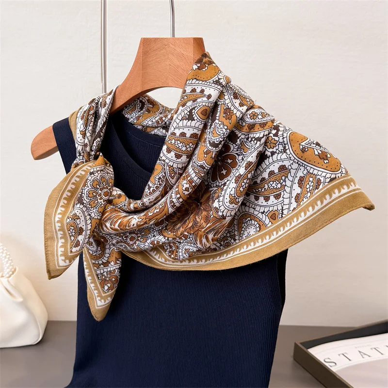 65*65 cm Morbide Sciarpe per la testa Decorazione delle donne Sciarpa quadrata Lusso Paisley Stampa Cotone Sensazione Foulard Caldo Foulard Bandana Cravatta al collo