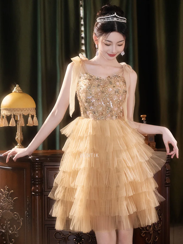 ライト高級ショートウエディングドレス女性高級 A ラインビーズミニティアードチュールレースアップイブニングドレスファッションパーティーウェディングドレス