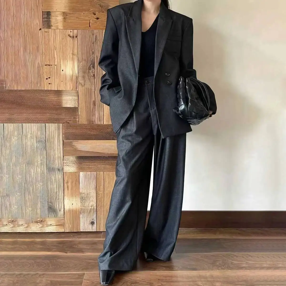 BJTZ سترة وسراويل عصرية بلون واحد طقم مكون من قطعتين للمرأة 2025 موضة جديدة أطقم تصميم مكتب سيدة أنيقة بأزرار