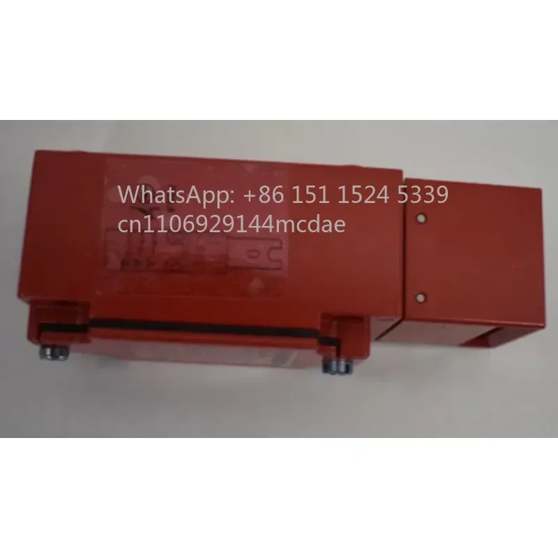 Brand New XCSA802 Fast delivery   1PCS