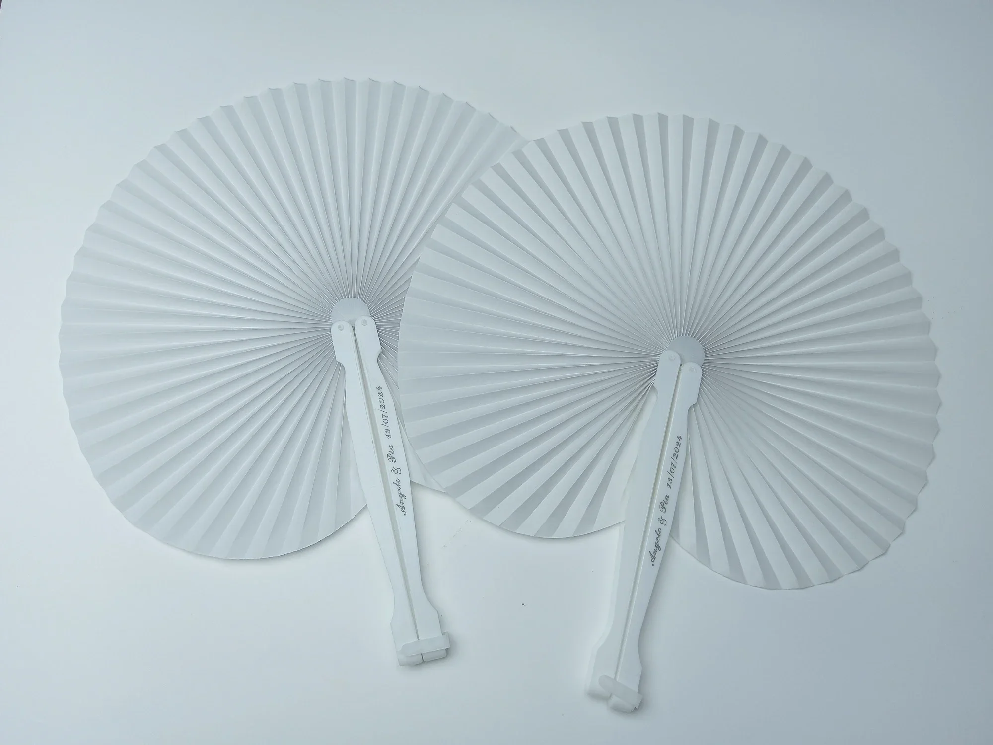 White Plastic and Paper Circular Fan, Customized, Wedding Party, Baptism Gift,12 PCs/30 PCs/120pcs