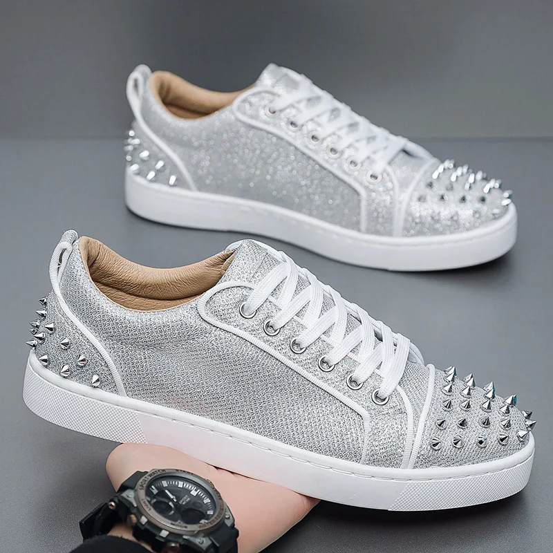 

New fashion silver trainers glitter spiky shoes men lace up sneakers low top shoes red sole man designer sneaker with spikes