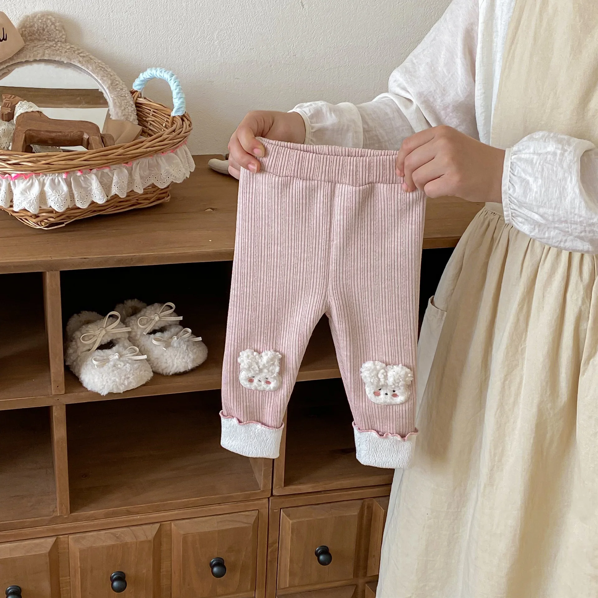 0–5 Jahre Kinder-Mädchen-Leggings, Kleidung, 2026, Frühling, mit Fleece gefüttert, niedliches Kaninchen, bestickt, warme lange Hose, weiche, dehnbare Hose – Detail 5