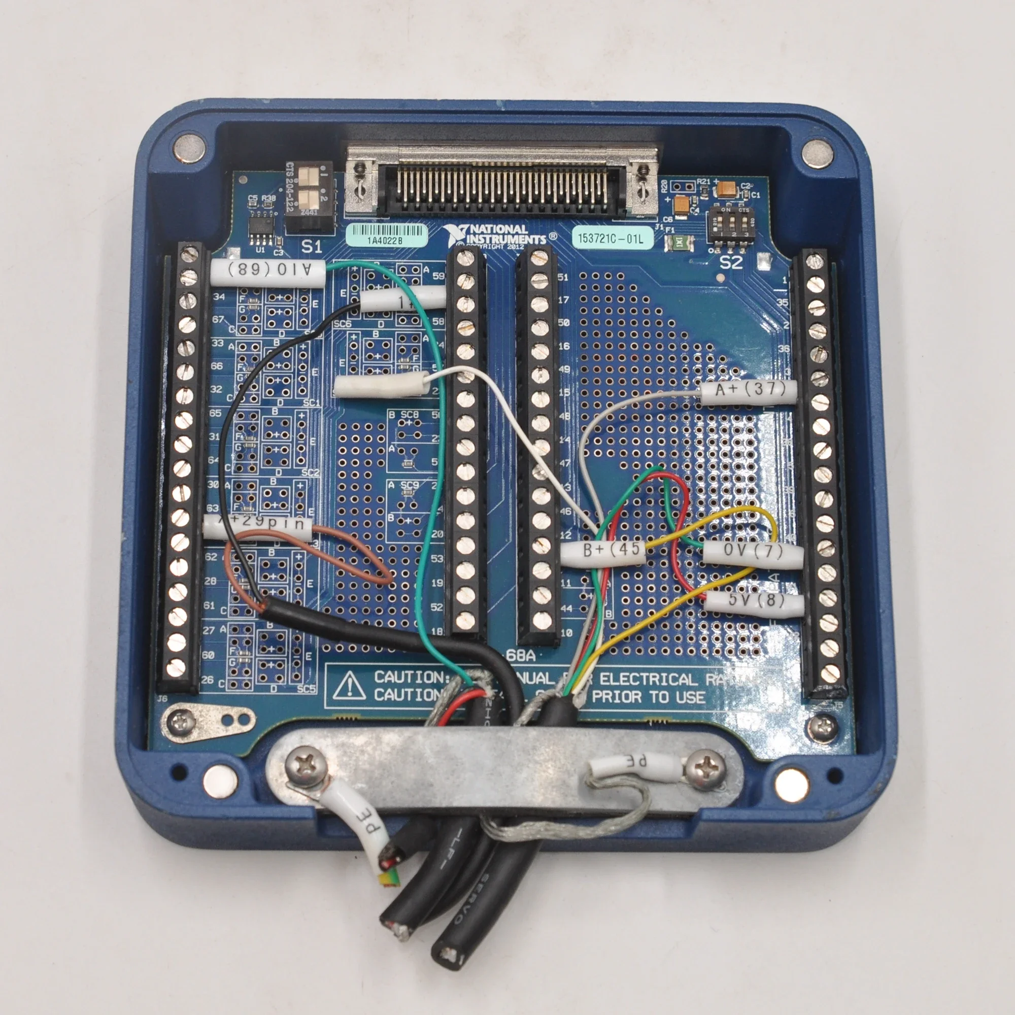 SCB-68A Shielded I / O Junction Box for 68-pin NI X Series, M Series, E Series, B Series, S Series, and R Series DAQ Devices