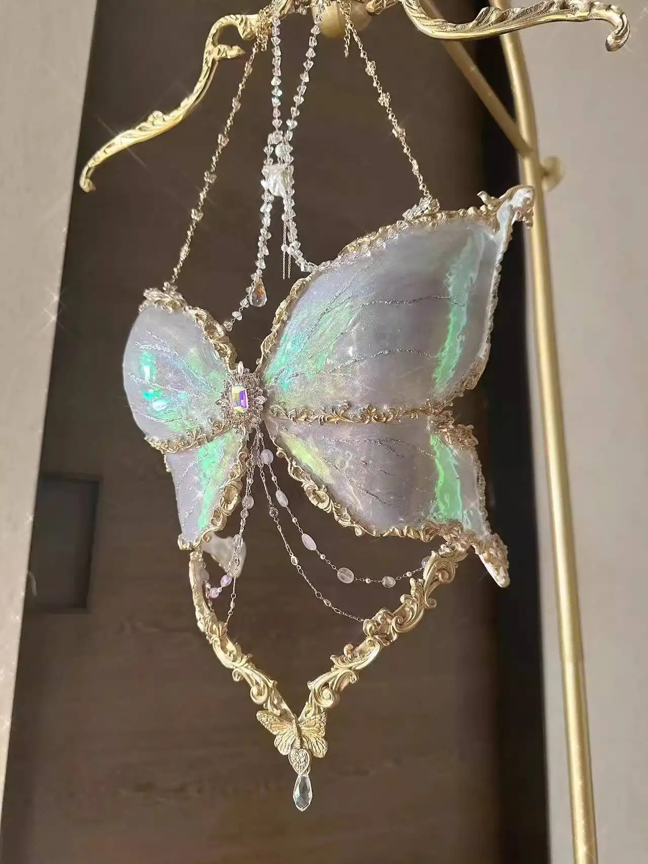 

ZIWU Unrestrained | Water Lily Butterfly Whisper Dreamland Iridescent Butterfly Purple Green Top Camisole Short Style