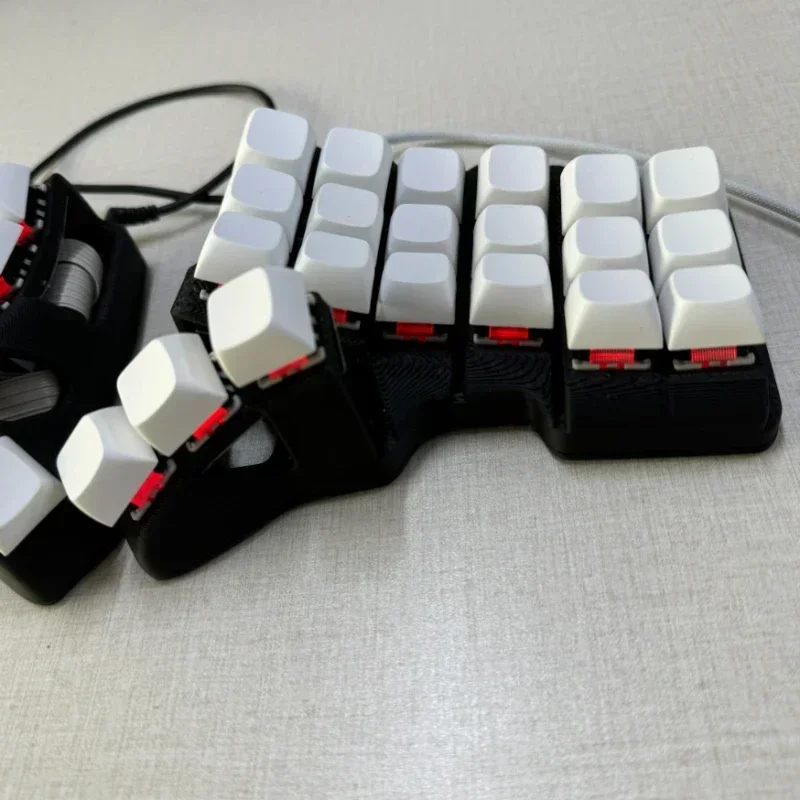 Imagem -03 - Mini Teclado Mecânico Dividido Layout de 42 Teclas Programável Via Chave Personalizado com Fio Modo Único Teclado Dividido Ergonômico Jogo de Escritório