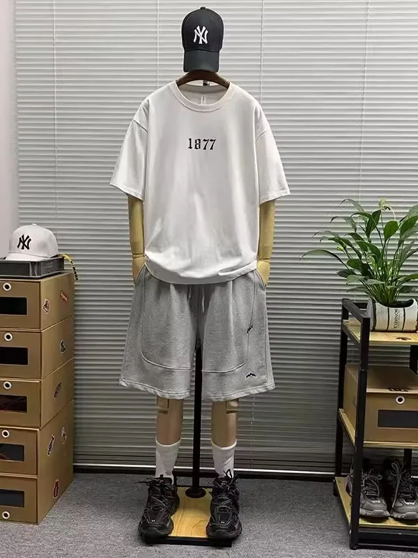 

Summer Men's Loose Fit Embroidered ort Pants Five-Quarter Length Straight Leg Beach Casual Faion Polyester Fiber