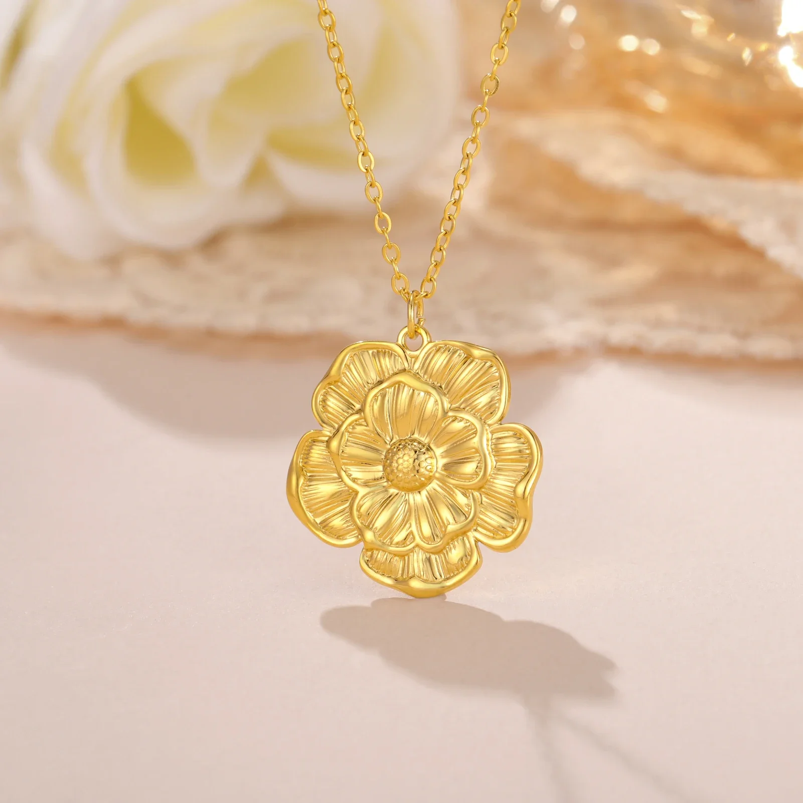 Skyrim Elegant Large Flower Pendant Necklace Stainless Steel Gold Color Neck Chain Women Fashion Jewelry New Year Gift Wholesale