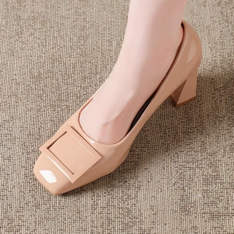 حذاء نسائي ربيعي جديد موديل 2025 بكعب عالٍ بمقدمة مربعة، حذاء فردي مريح للمشي في الهواء الطلق، مقاس كبير #1