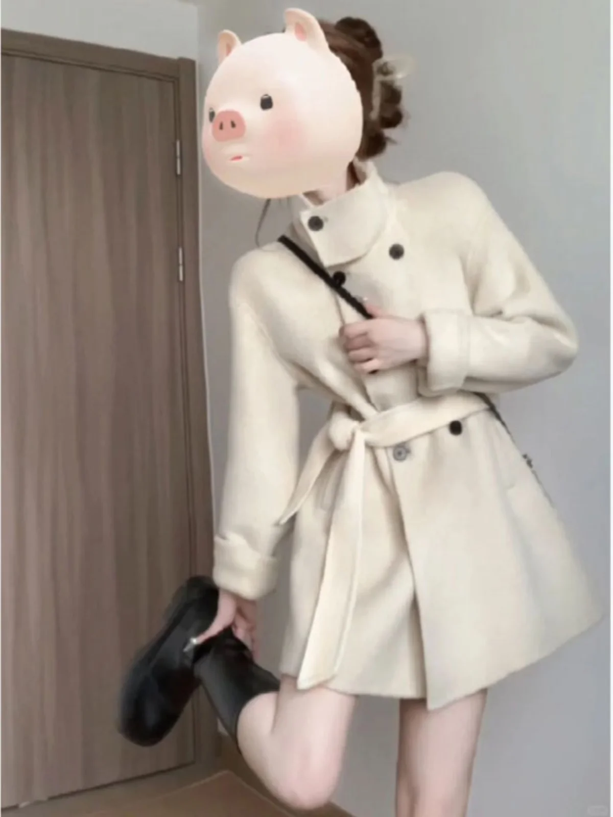 

Korean Style Women's Short Coat with Waist-Cinching Belted Woolen Outerwear Spring New Arrival Elegant Minimalist Commute Style