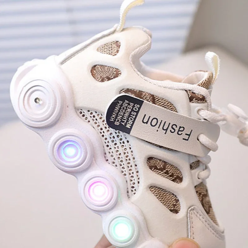 Child Fashion Sport Shoes Summer Luminous Fashion Breathable Kids Boys Net Shoes Girls LED Sneakers with Light Running Shoes