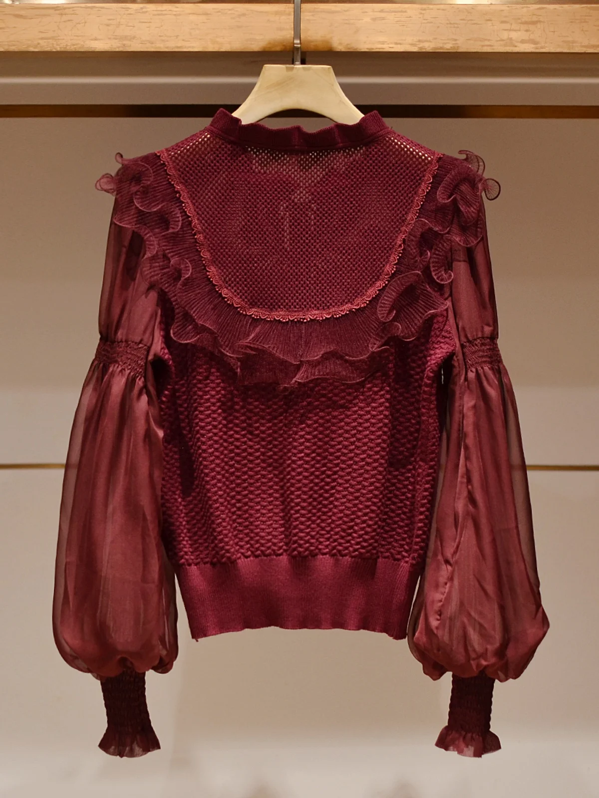 เสื้อถักทรงหลวม คอตั้ง แต่งลูกไม้ ดีไซน์วินเทจแบบโปร่ง ช่วยให้ดูผอมเพรียว คอลเลคชั่นต้นฤดูใบไม้ผลิ รุ่นใหม่ Sle JOOva Ladi...