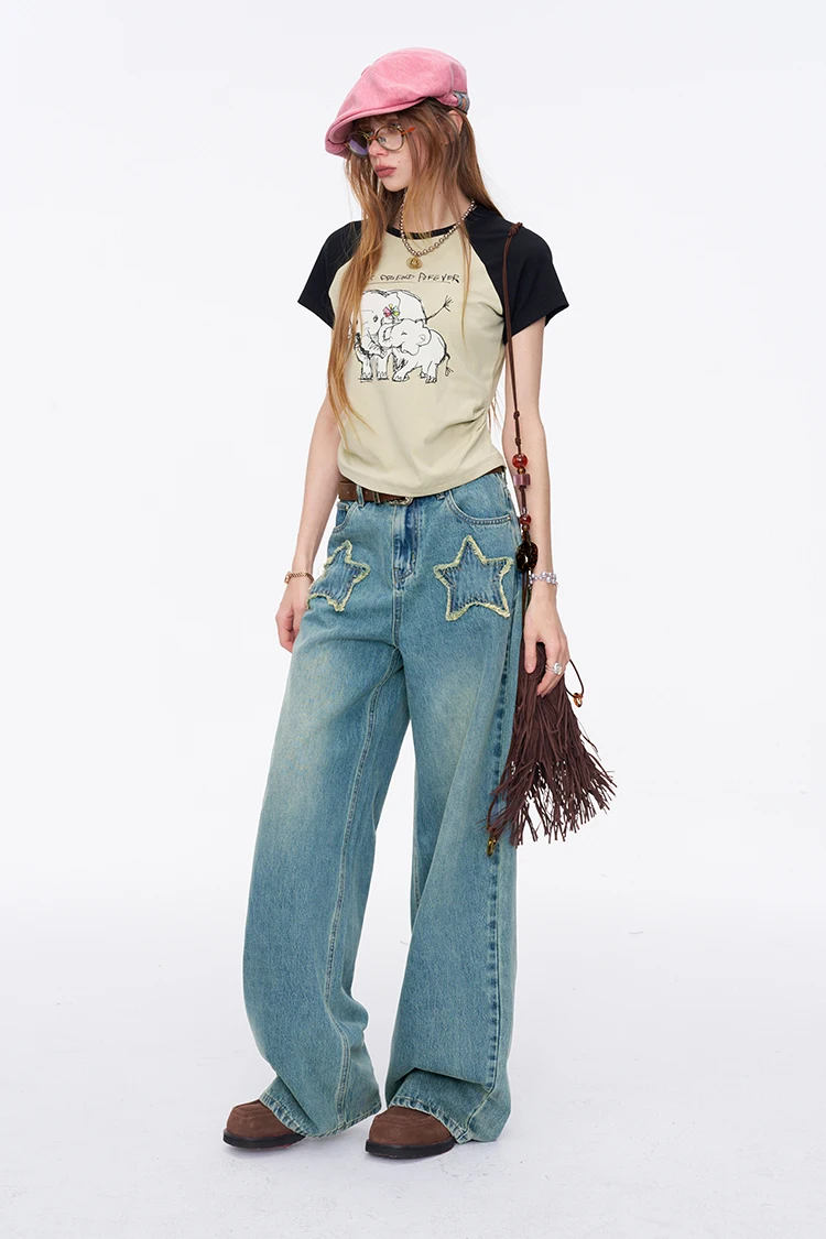 ELFSACK Women's Sweet Short Sleeve Graphic Tee with Cute Print, T-Shirt with Multiple Color Options, Loose Casual Autumn Top