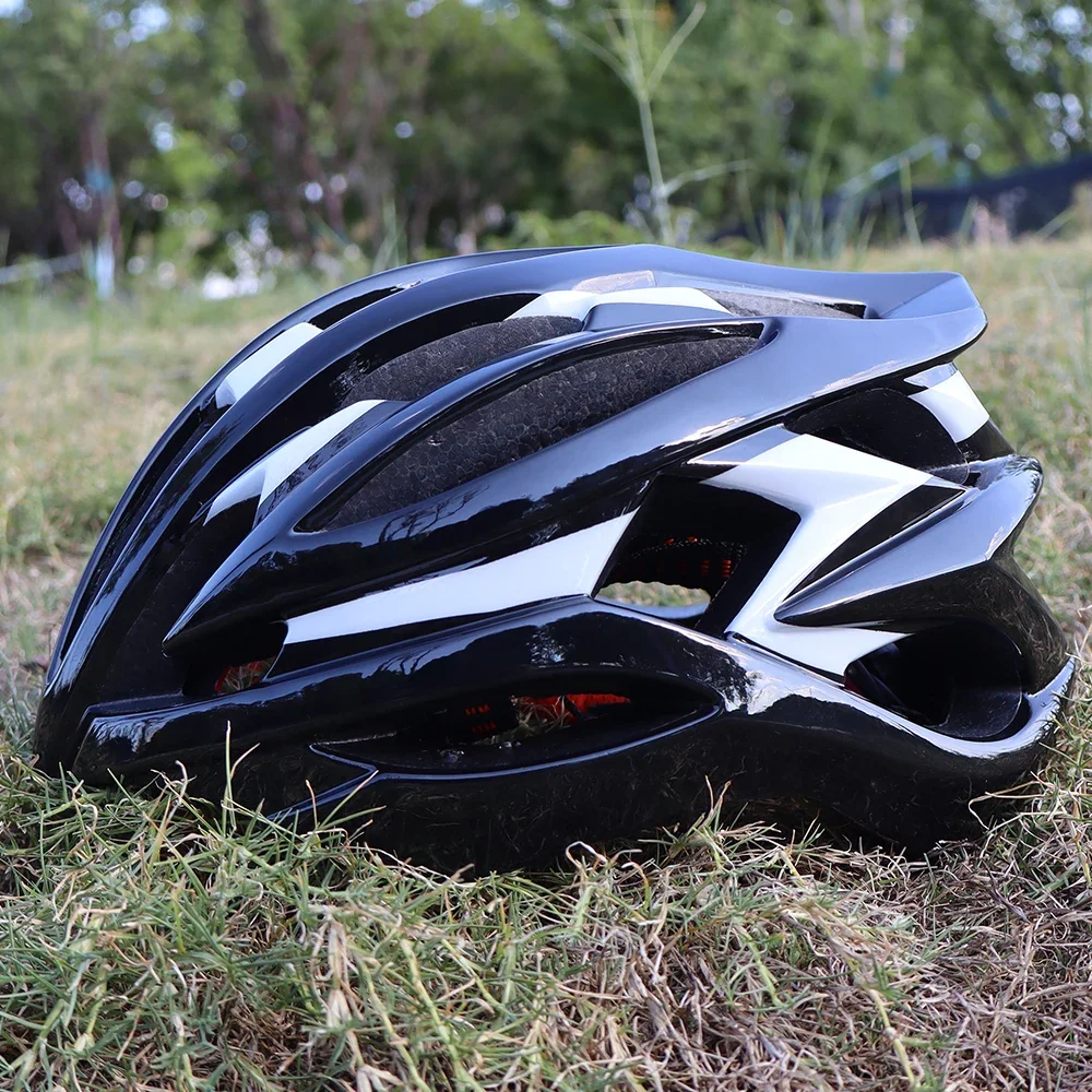 

Ultralight Cycling Helmet Integrated Molding MTB Road Bike Helmet Men Women Cycling Safety Cap Bike Accessories L 58-62CM