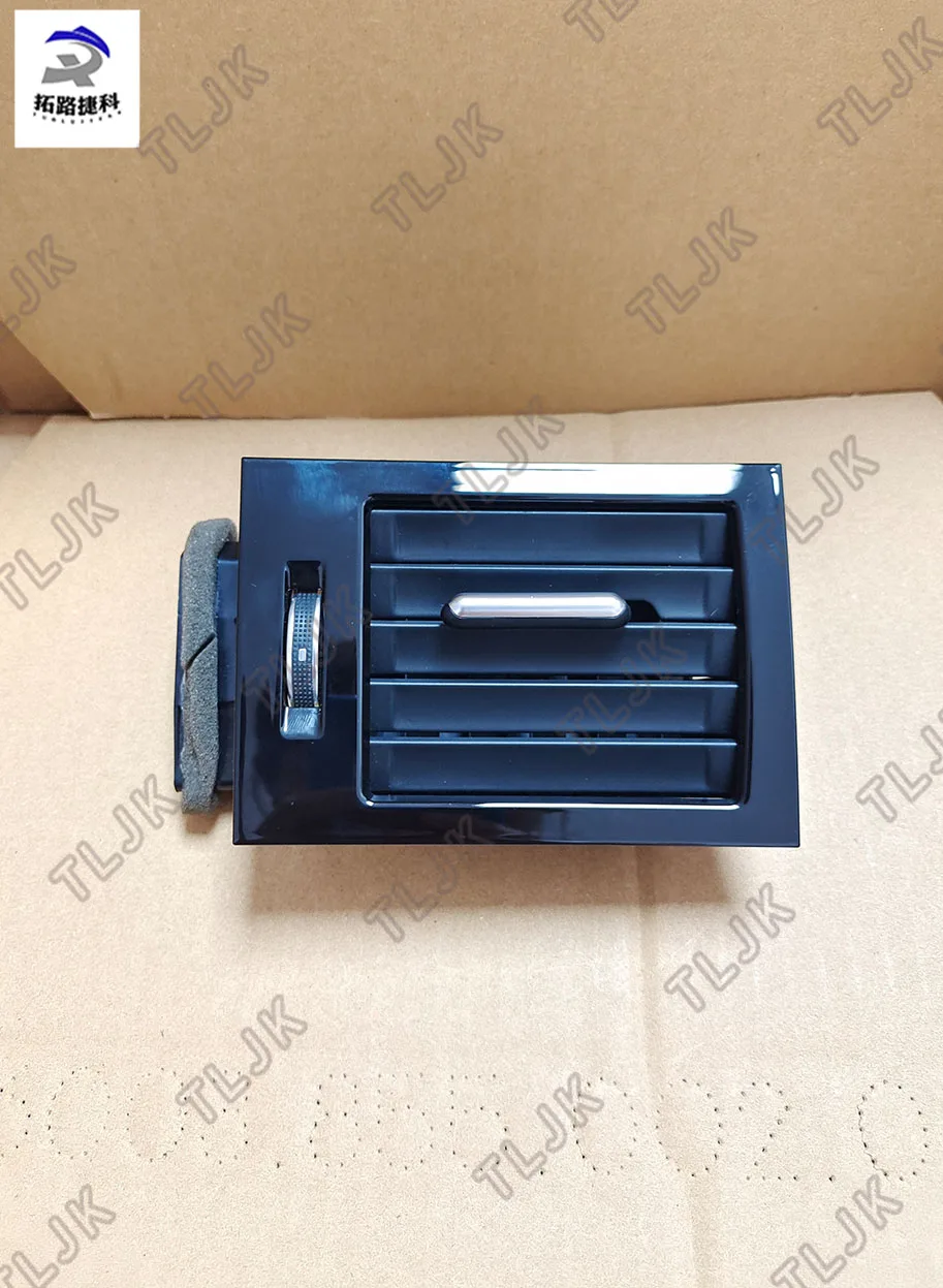 

Right roof air outlet for 13-year Land Rover Range Rover, model LR100430 RH.
