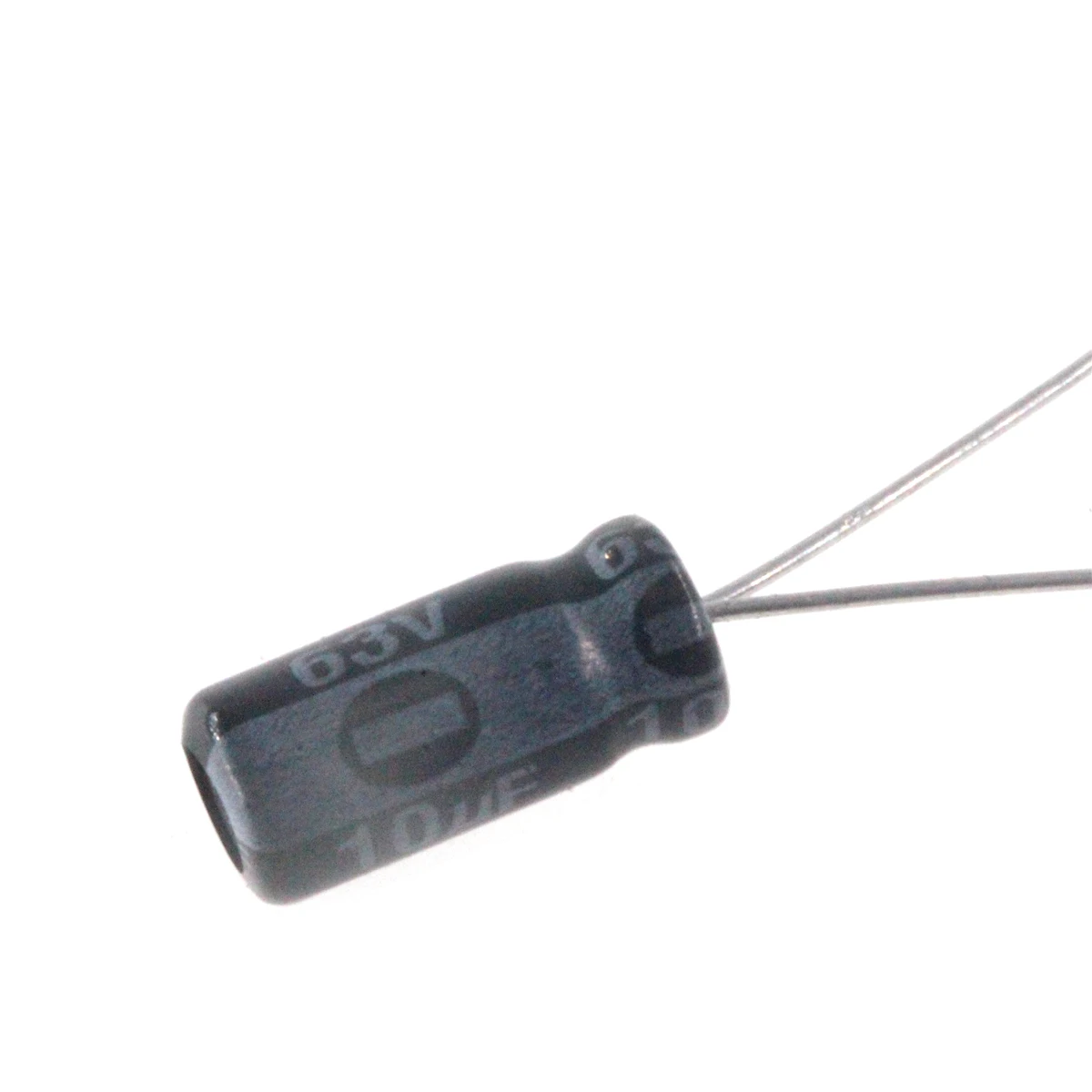 50 Buah 10UF 63V 10MFD 63Volt Kapasitor Elektrolitik Aluminium 5*11Mm Radial 10mf63v 10uf63v 63v10mf 63v10uf