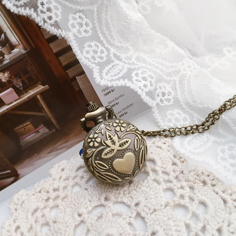 Vintage Small Quartz Pocket Watch for Men Women Flower Hollow Case Fob Chain Pendant Necklace Clock for Man Collection Gifts
