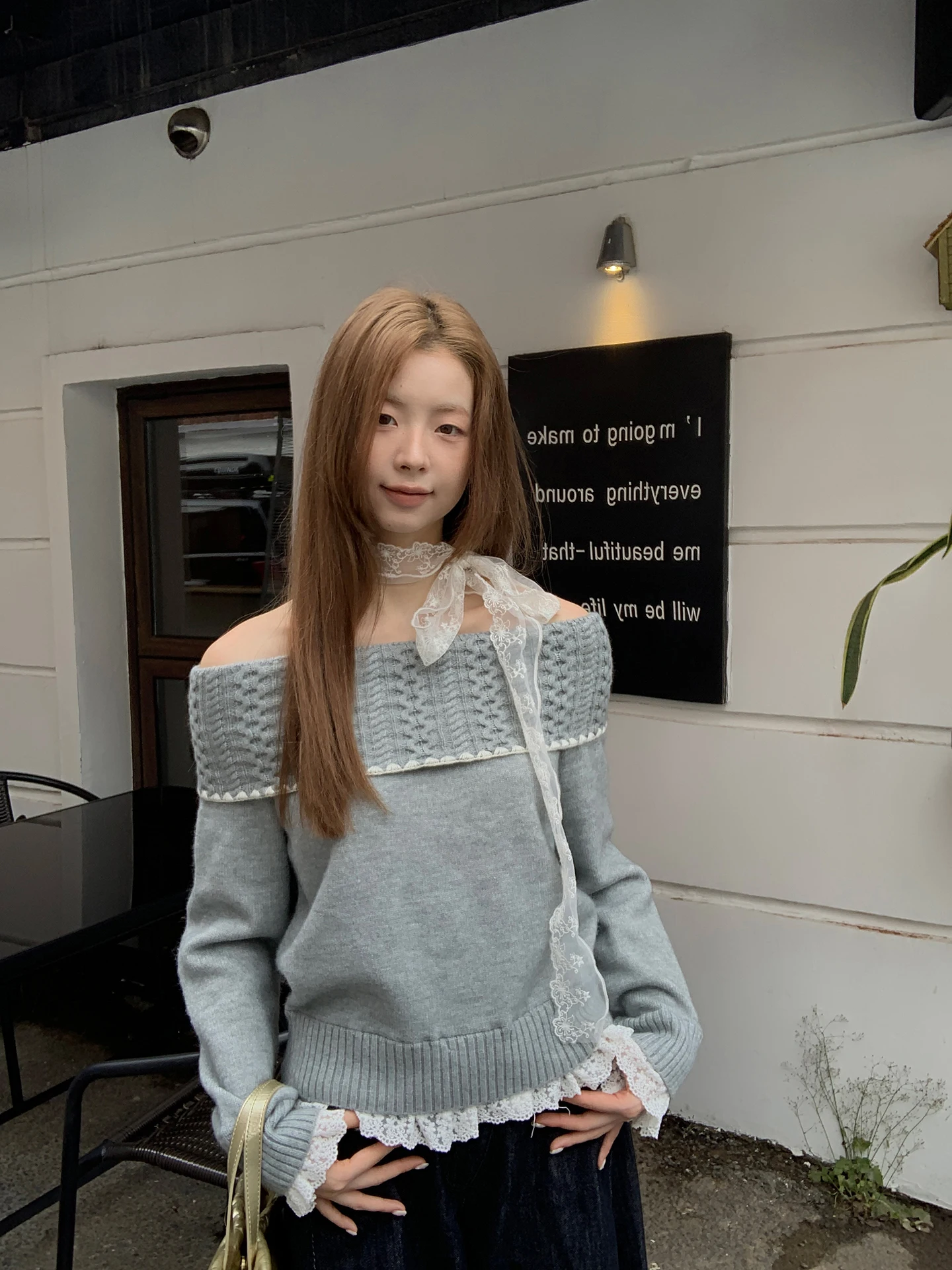 سترة محبوكة رمادية بكتف مكشوف للنساء، تصميم أنيق وفاخر، قميص فضفاض يكشف الكتفين لفصلي الخريف والشتاء #4