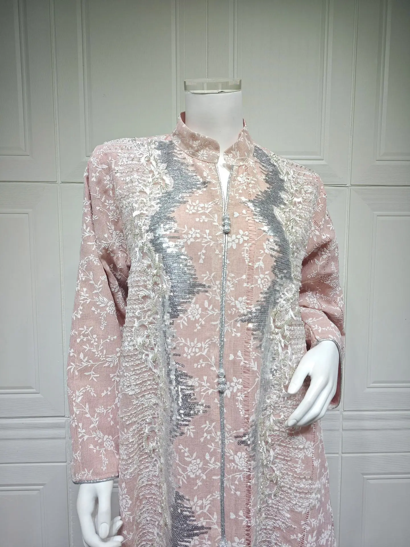 عباية نسائية إسلامية جديدة مطرزة بالزهور من Uni Dubai فساتين فضفاضة أنيقة بأكمام طويلة قفطان 2026