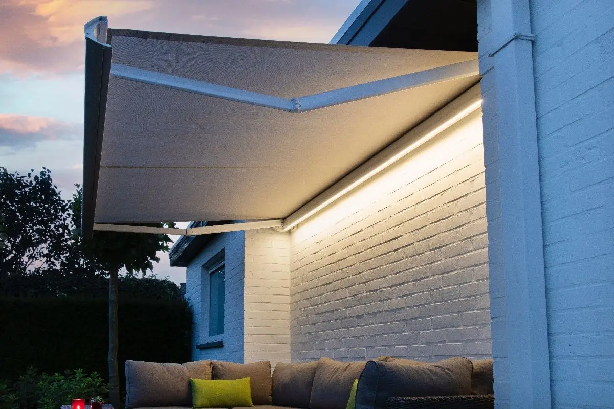 Full Cassette Retractable Awnings for Garden Remote Control Awnings Waterproof Acrylic Sail Aluminum Frame Sun Shade Canopy
