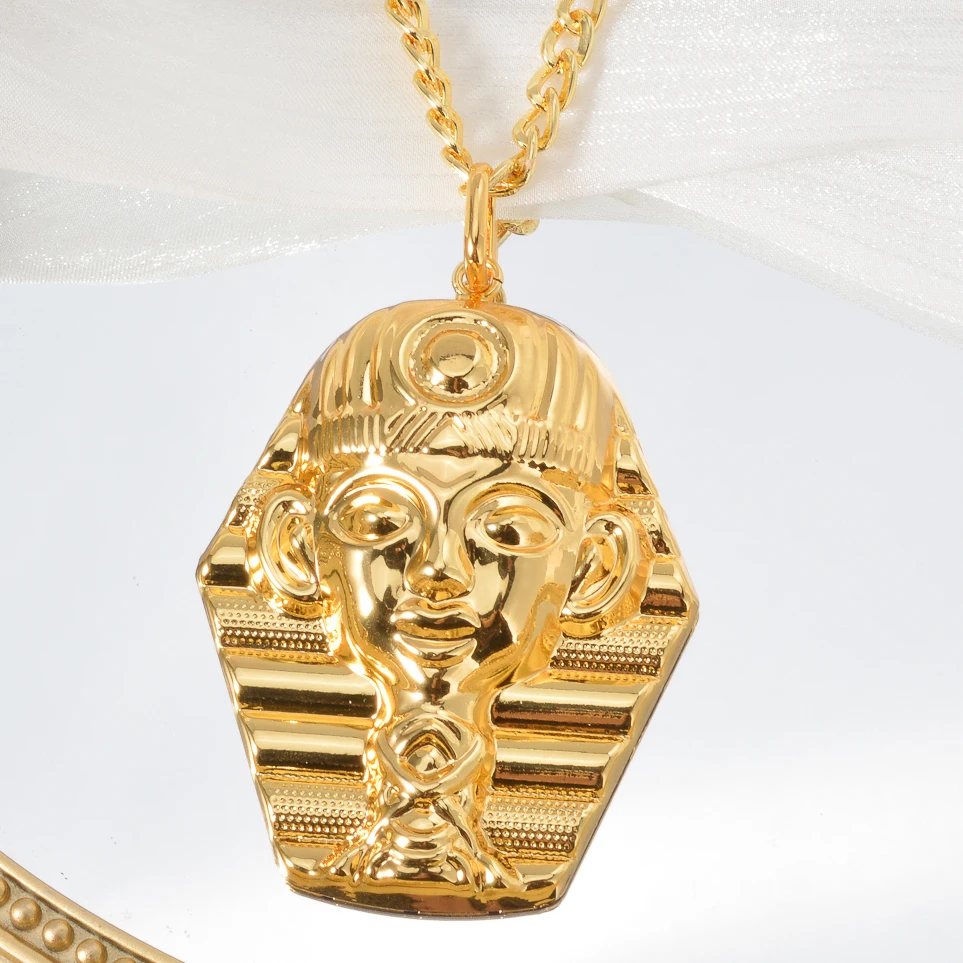 

Pyramid Ancient Egyptian Pharaoh Pendant Necklace Copper Pendant Portrait Figure Jewelry Necklace Dubai 18k Gold Plated Gifts