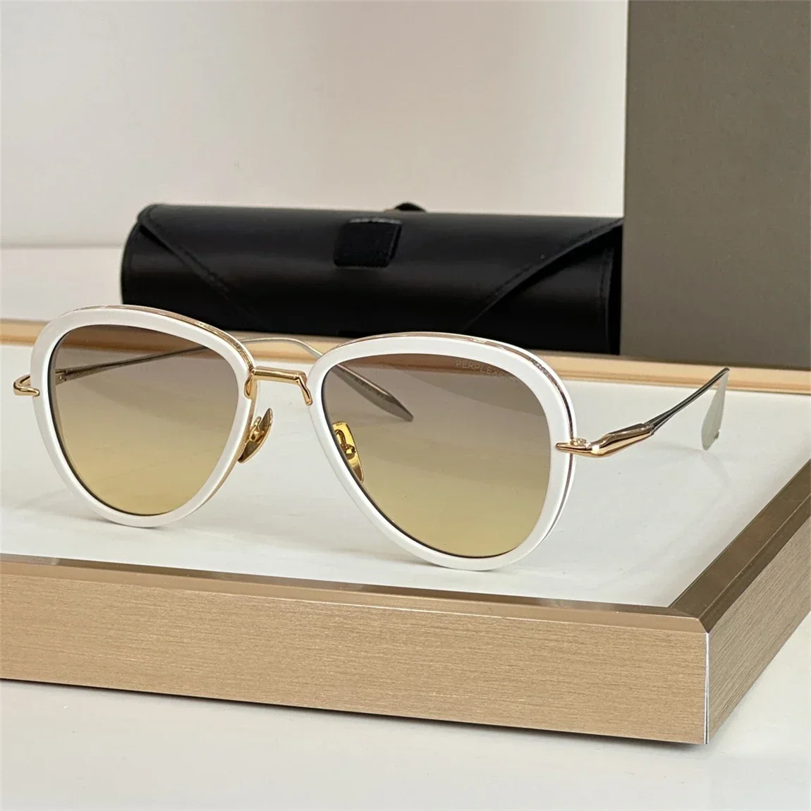 Top Quality Luxury Mens And Womens Sunglasses PERPLEXER -TWO DTS406 Titanium Designer Eyeglasses UV400