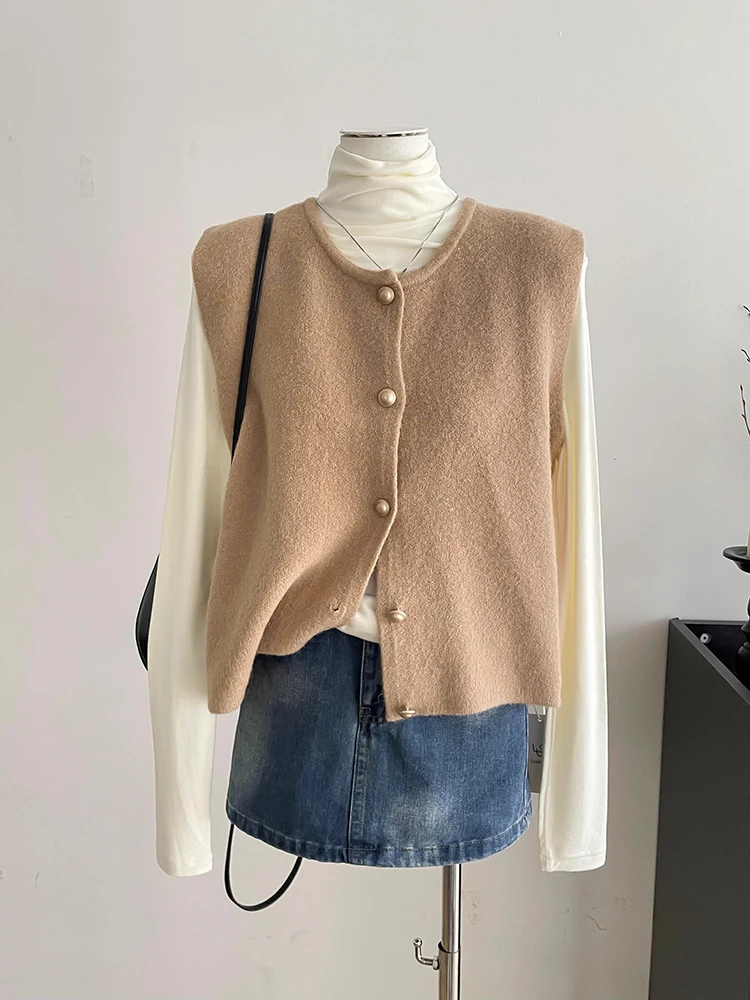 

Round Neck Knitted Vest Women Autumn New Korean Sleeveless Knitwear Fashion Knitted Waistcoat Chic Buttons Sweater