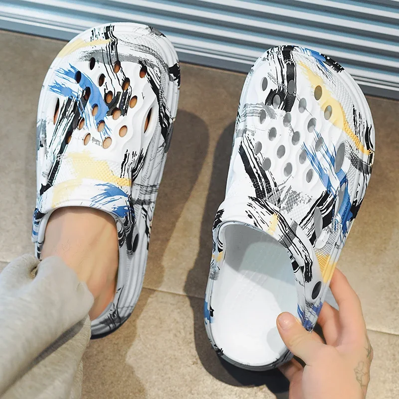 

Летние мягкие пляжные туфли из ЭВА с отверстиями, уличные женские шлепанцы, нескользящие дизайнерские персонализированные полые туфли, мужские тапочки 35–45