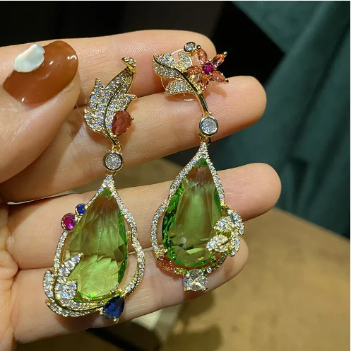 

Exaggerated Colorful Leaves Green Water Drop Earrings Dress Dinner Girl Accessories Holiday Style Earrings Temperament Retro