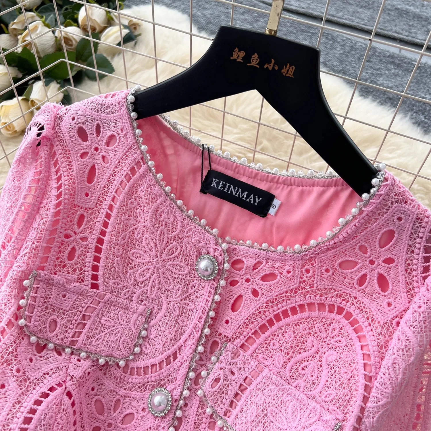 ฤดูร้อนผู้หญิงชุดลูกไม้เย็บปักถักร้อยดอกไม้คริสตัลประดับด้วยลูกปัดปุ่ม Midi ชุดราตรียาวหญิงสีชมพูรันเวย์ Vestidos