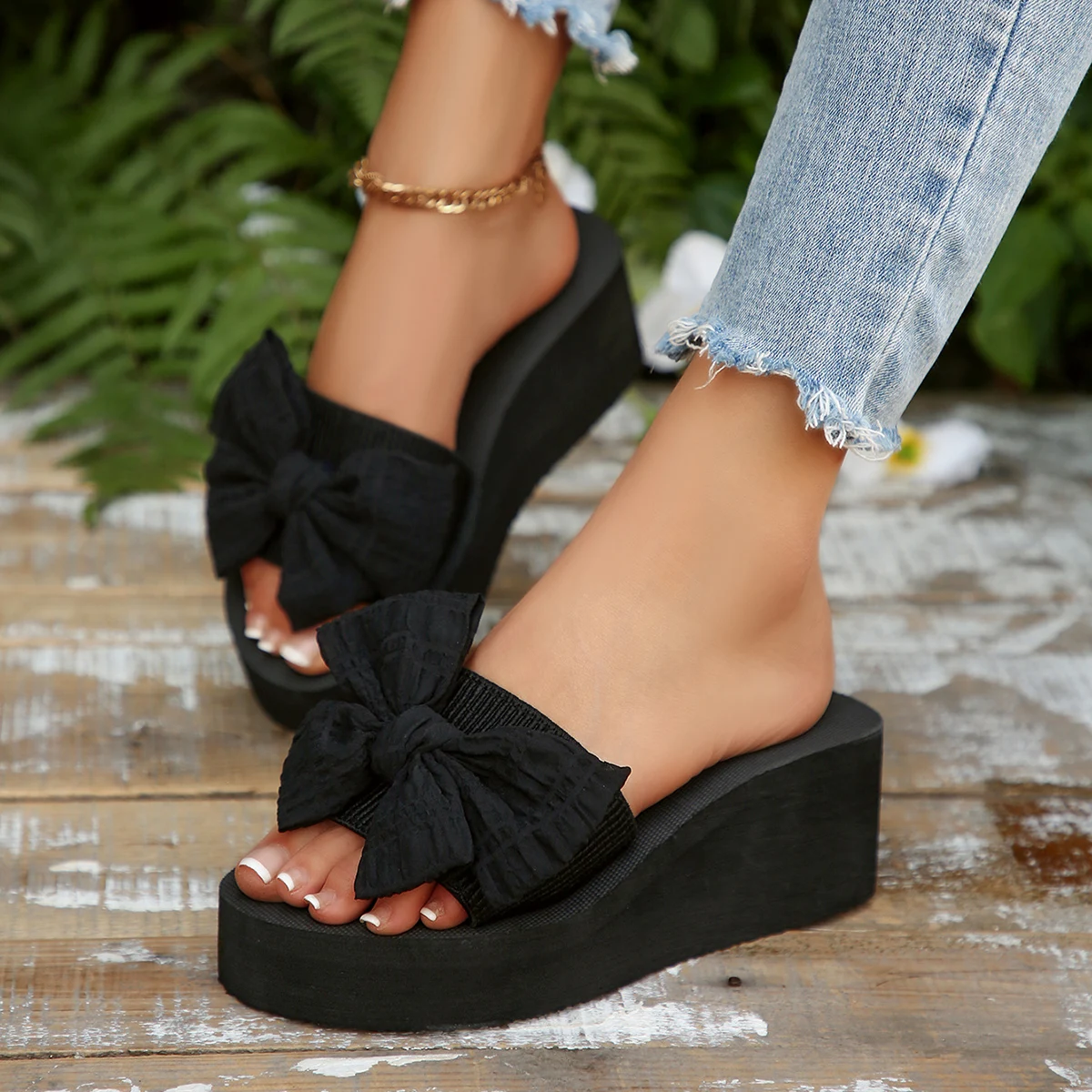 

Summer Women's Thick Soled High Heels Slippers New Seaside Fashion Bow Wedge Black Beach Sandals