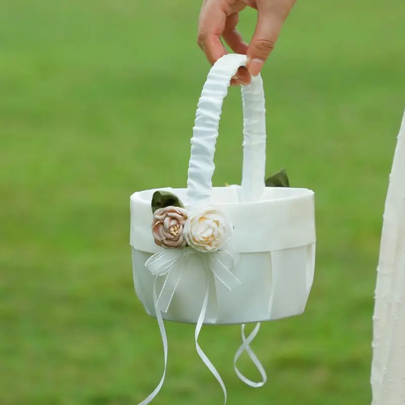 

Elegant Flower Basket Silk Wedding Basket for Flower Bride Girls Kids Handmade Outdoor Wedding Ceremony Party Decorations