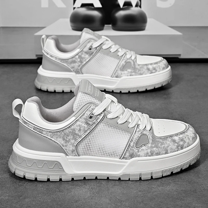 

Vintage Men Athletic Sneakers Retro Silhouette Breathable Woven Material Light Body for Daily Sports and Leisure Wear