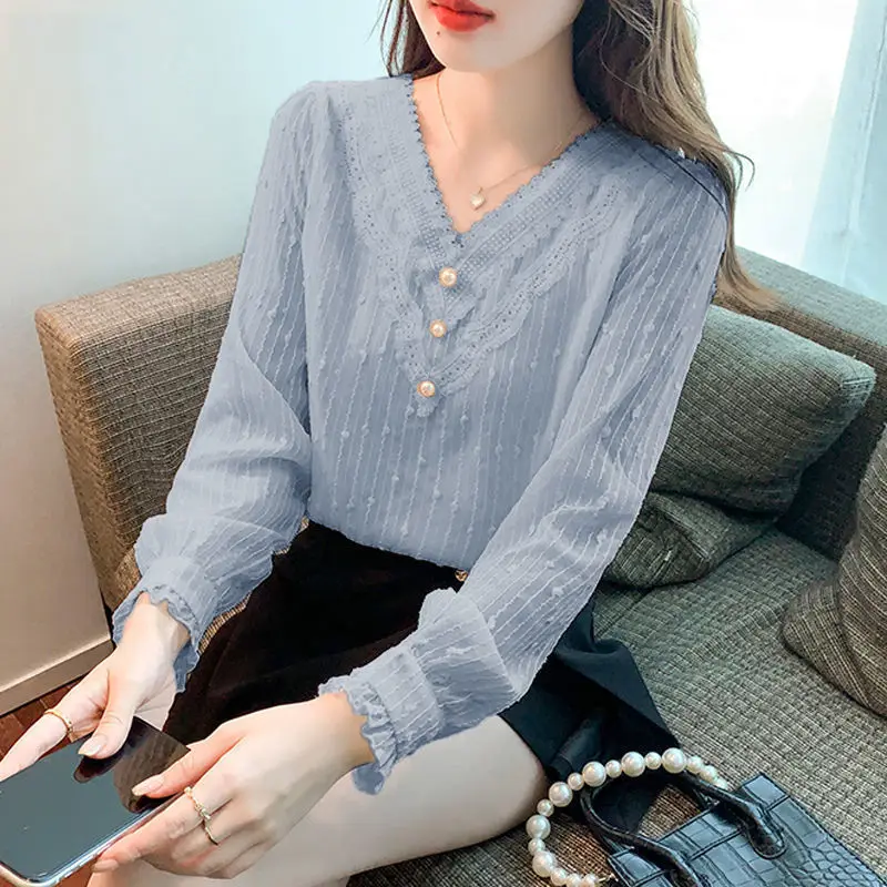 Stylish V-Neck Petal Sleeve Beading Ruffles Blouse Women\'s Clothing 2022 Autumn New Loose Casual Pullovers All-match Sweet Shirt