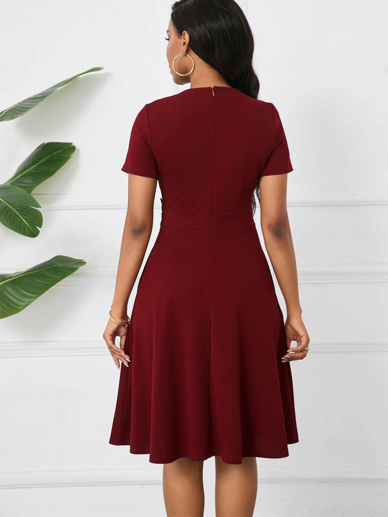 Elegantes Damen-Sommerkleid mit Rundhalsausschnitt, kurzen Ärmeln, Spitze, Taillenausschnitt, hoher Taille, elegant für Büro, Cocktailparty. – Detail 10