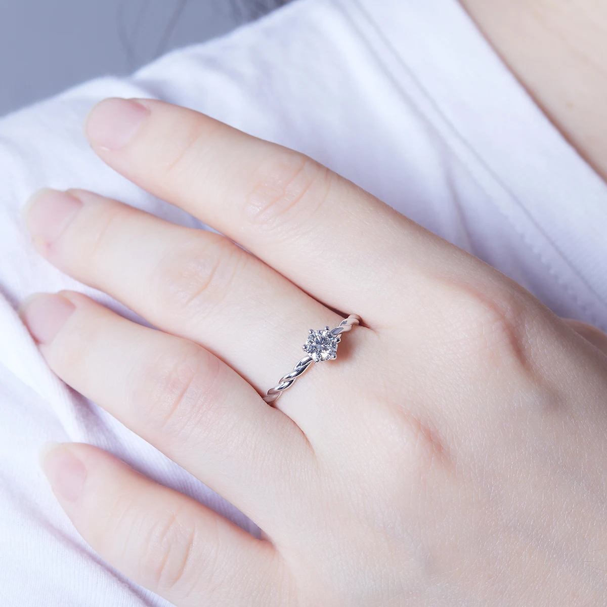 Vine S925 Silver Plated Platinum Moissanite Diamond Women's Ring 50 Points D-Class