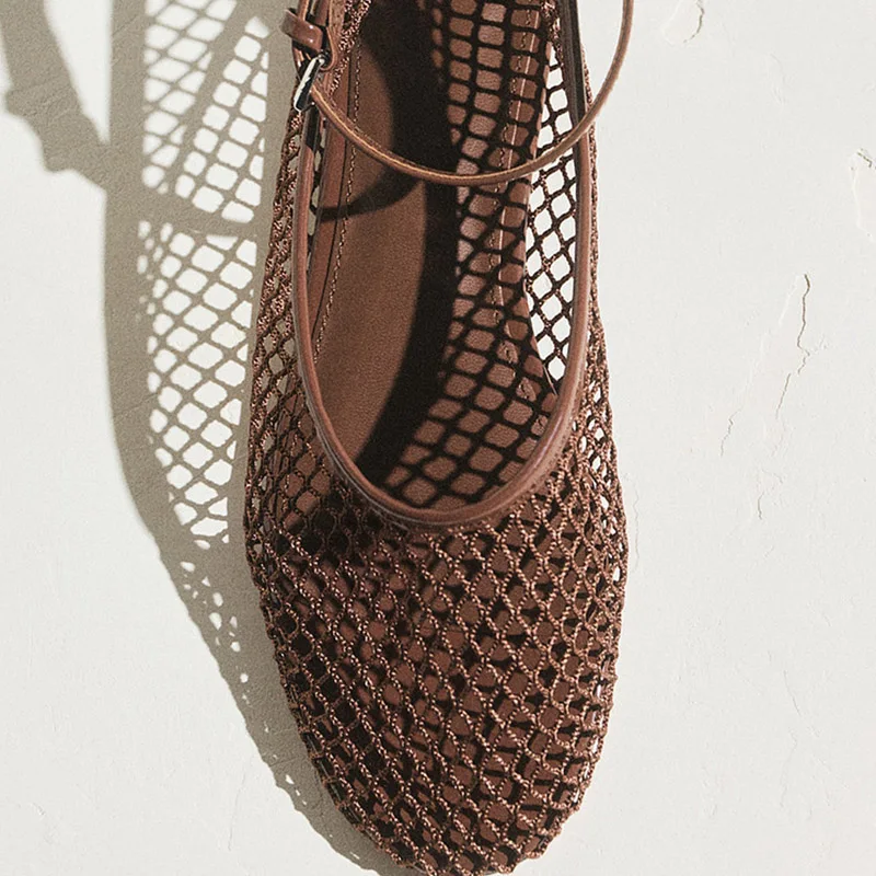 Comfortable Round Toe Buckle Strap Woman Flat Heels Fashion Design Hollow Out Breathable Mesh Female Sandals - view 4
