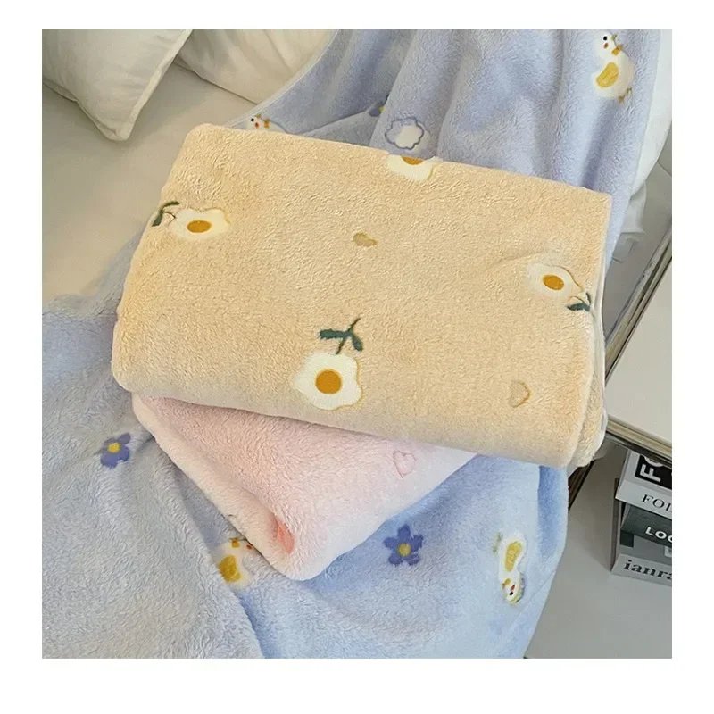 Coral Fleece Air Conditioning Blanket - Office Nap & Student Dormitory Baby Quilt, Warm Small Blanket for Autumn Winter Use