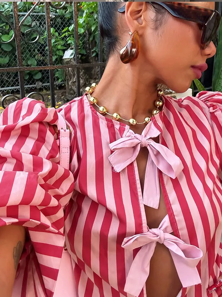 

2025 Spring Women Contrast Striped Shirts Sweet Round Neck Lace Up Bow Hollow Out Puff Sleeve Tops New Lady Vacation T-shirt