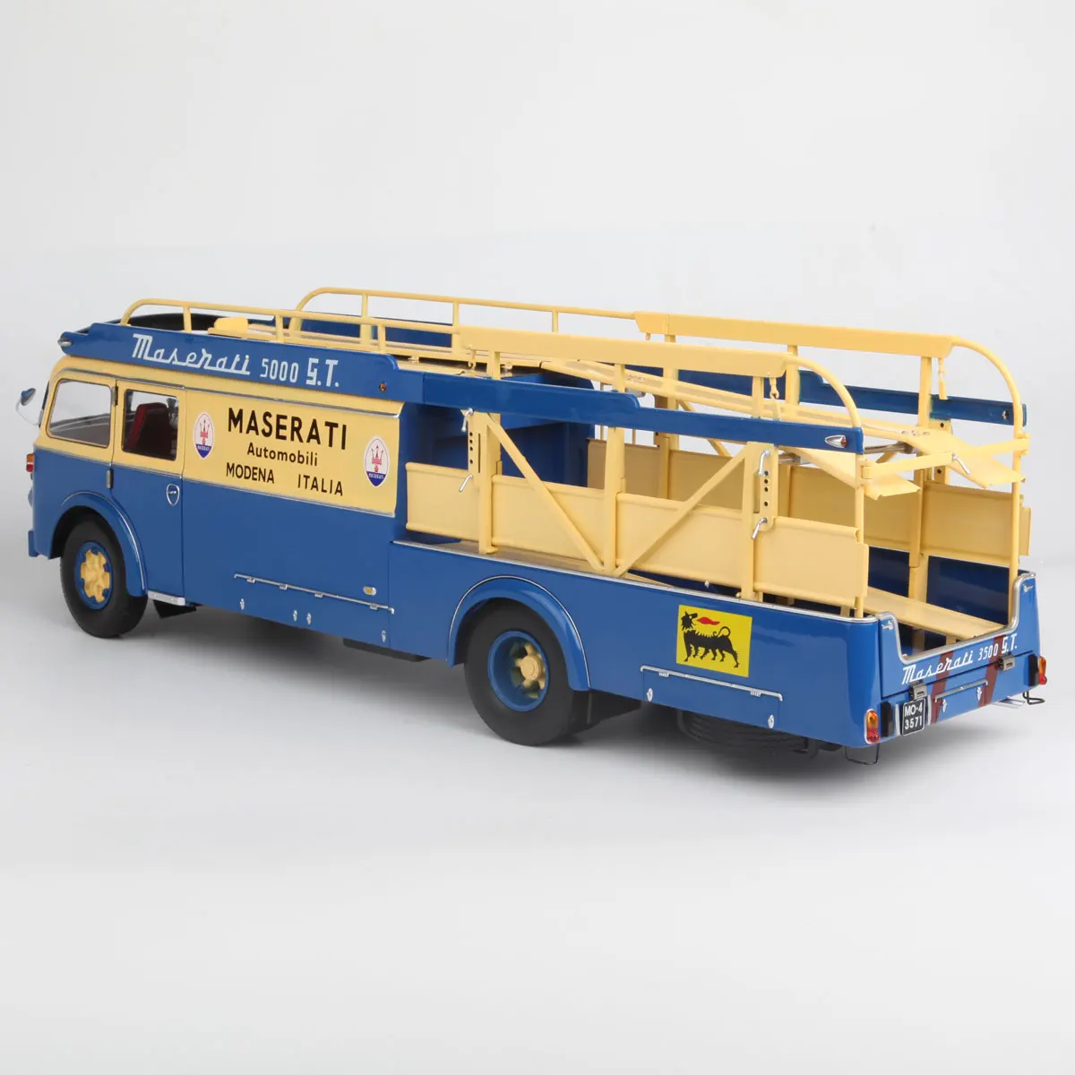 CMR 1:18 مقياس دييكاست سبيكة مازيراتي شاحنة نقل مقطورة لعب السيارات نموذج الكلاسيكية الكبار هدايا تذكارية عرض ثابت