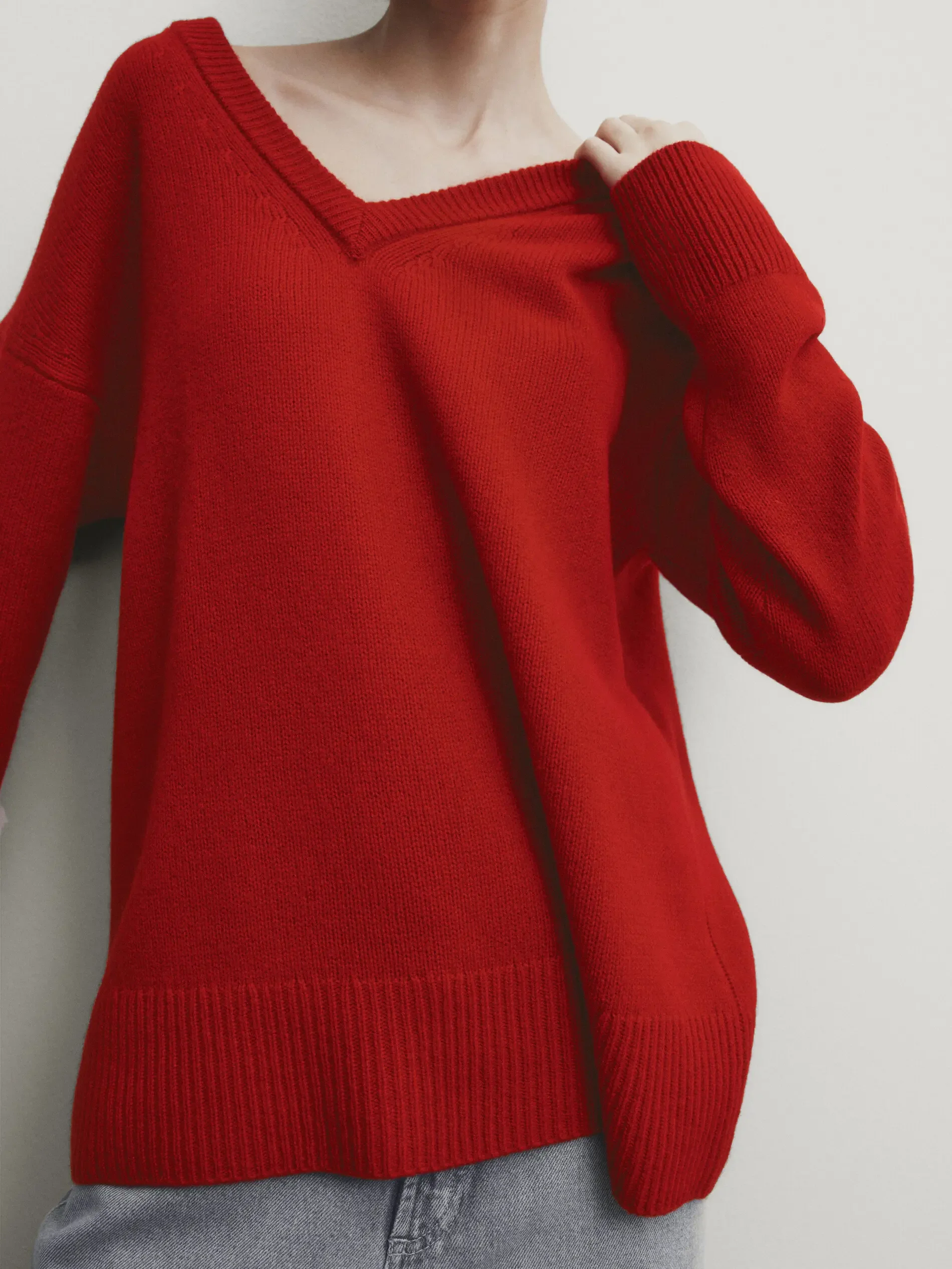 

Ethereal MD 2026 YAZHIMEI: Новая весенняя коллекция женских повседневных элегантных красных свитеров с V-образным вырезом из смесовой шерсти с длинными рукавами